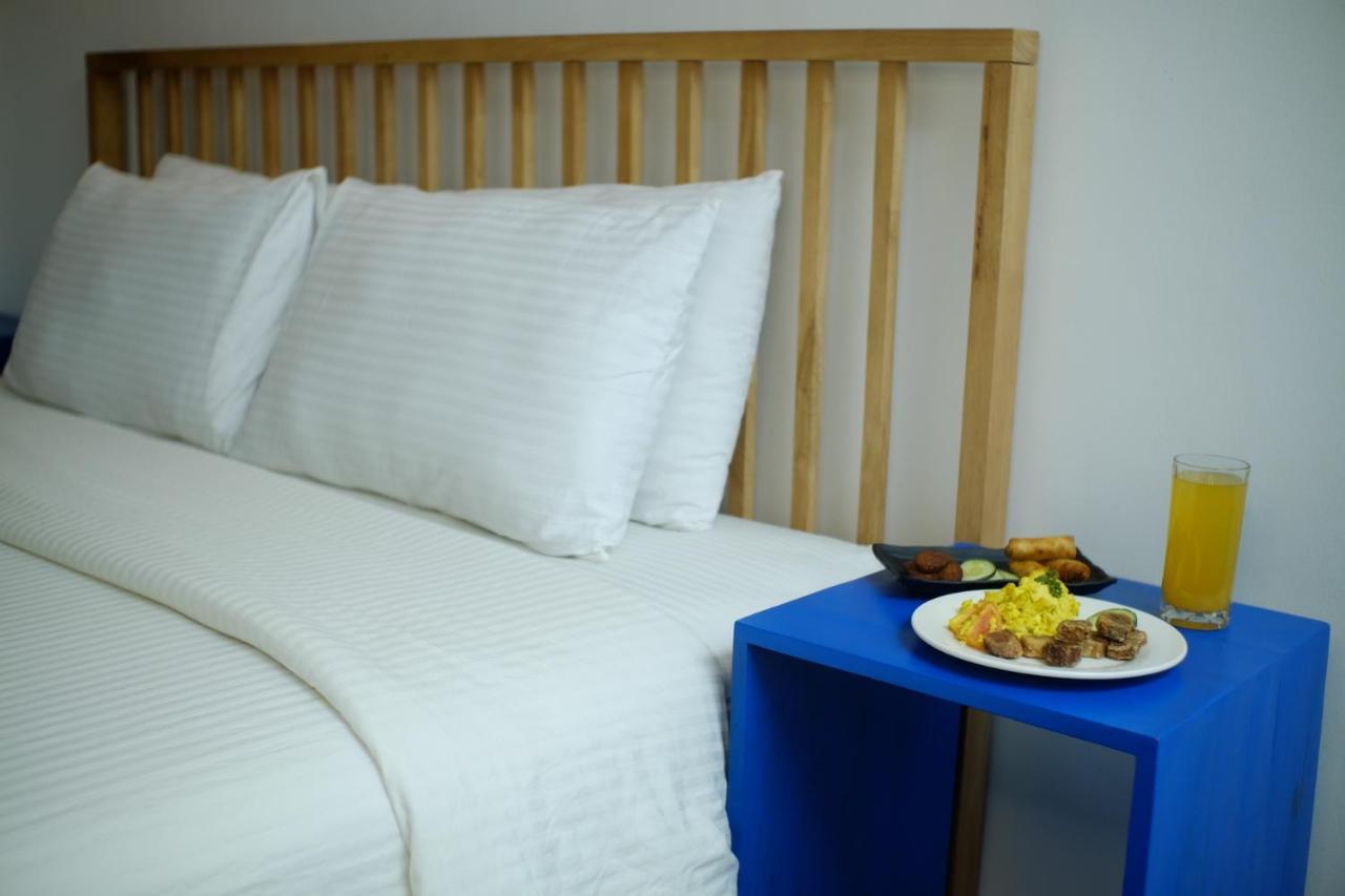Draper Hotel Makati Makati City Ngoại thất bức ảnh